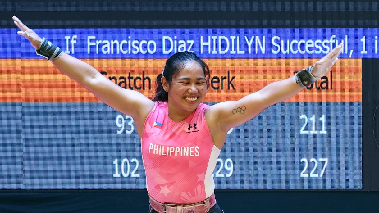 Hidilyn Diaz to train with American, Canadian Olympians for 2024